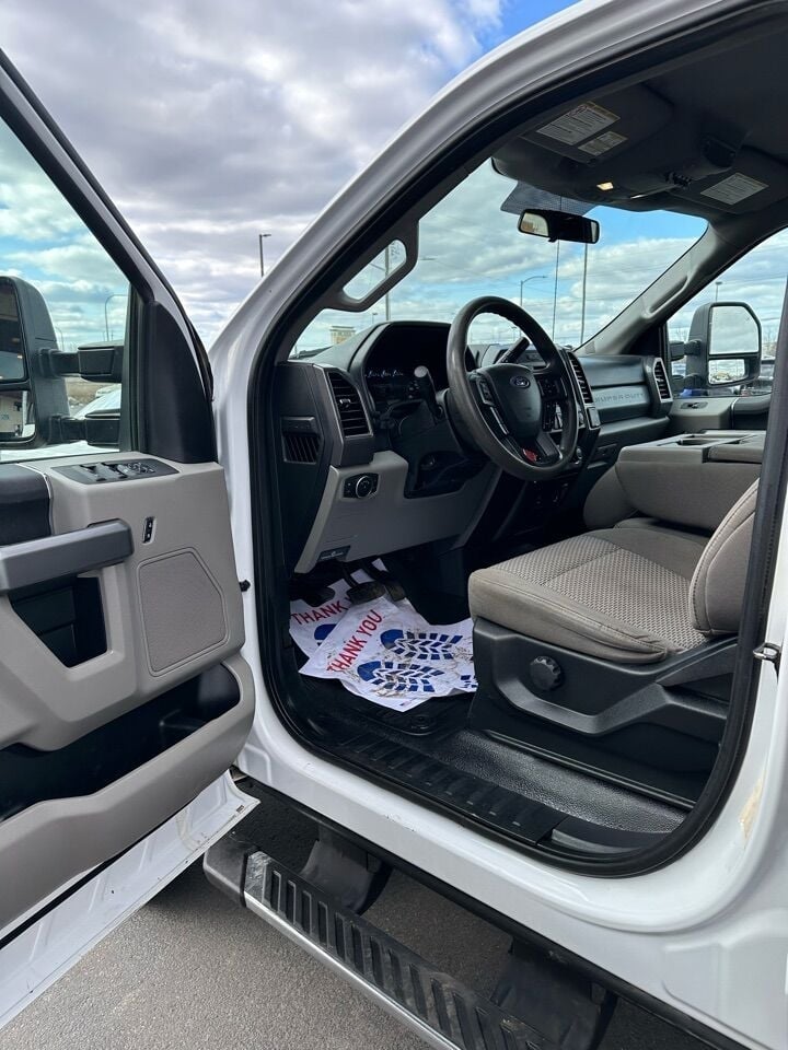 2019 Ford F-350 Super Duty XLT 4x4 4dr Crew Cab 8 ft. LB SRW Pickup